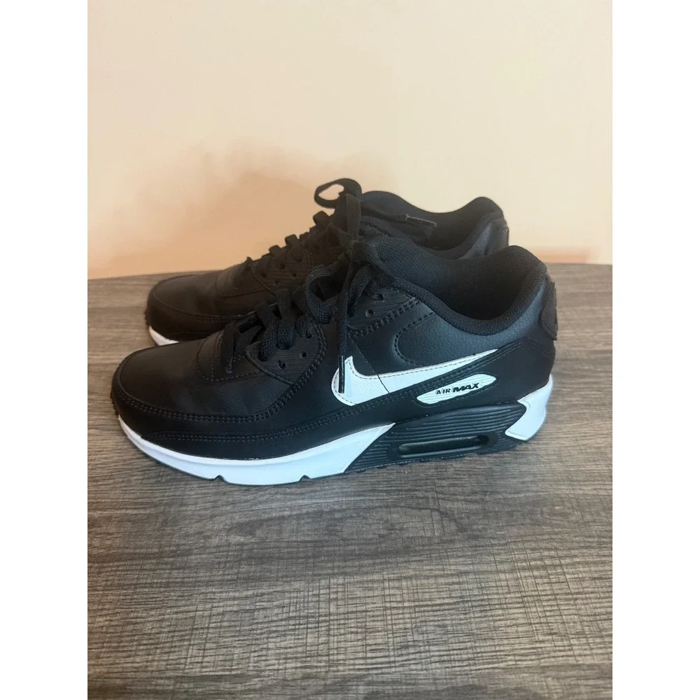 Nike Air Max 90 Black White Leather Sneakers Youth Size 7Y CD6864-010